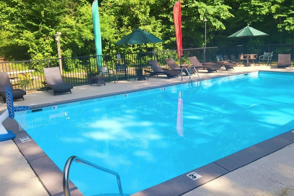 Luxe Retreat - June Sale! - Easy Drive - Xl Swim Spa - Award Winning! 塞维尔维尔 外观 照片